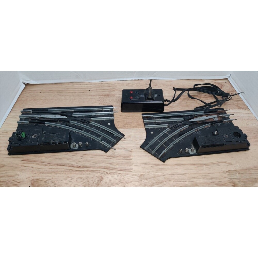 2 Vintage LIONEL No 027 Switch Track Train O Gauge 1 1/4" Switch -  Left, Right